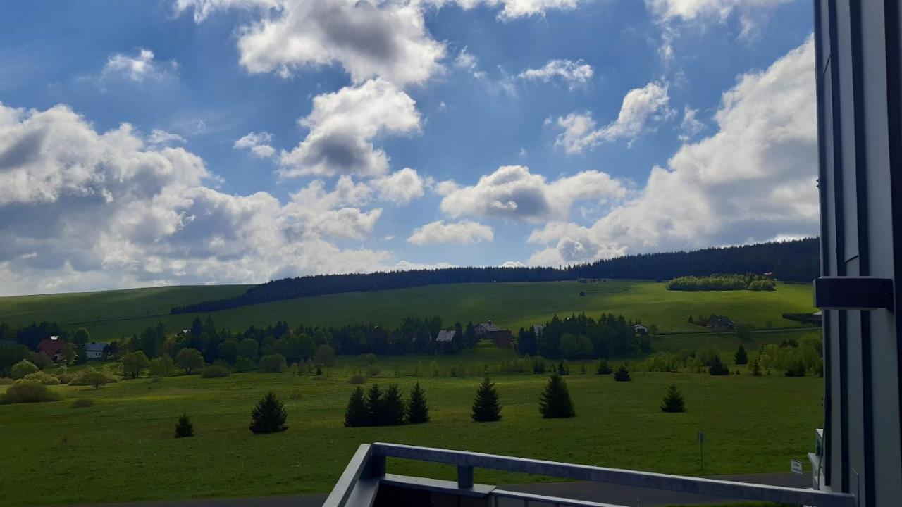 Mezonetovy Apartman Se Dvema Balkony A Vyhledem Loučná pod Klínovcem Kültér fotó