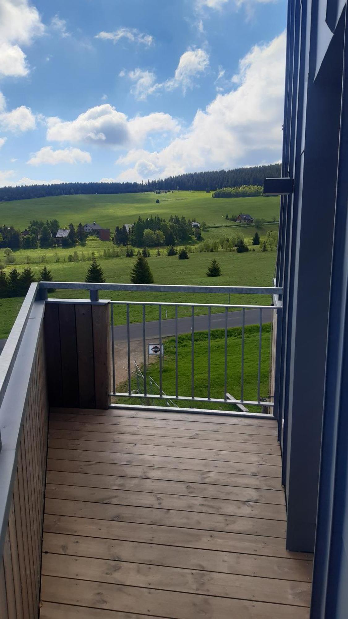 Mezonetovy Apartman Se Dvema Balkony A Vyhledem Loučná pod Klínovcem Kültér fotó